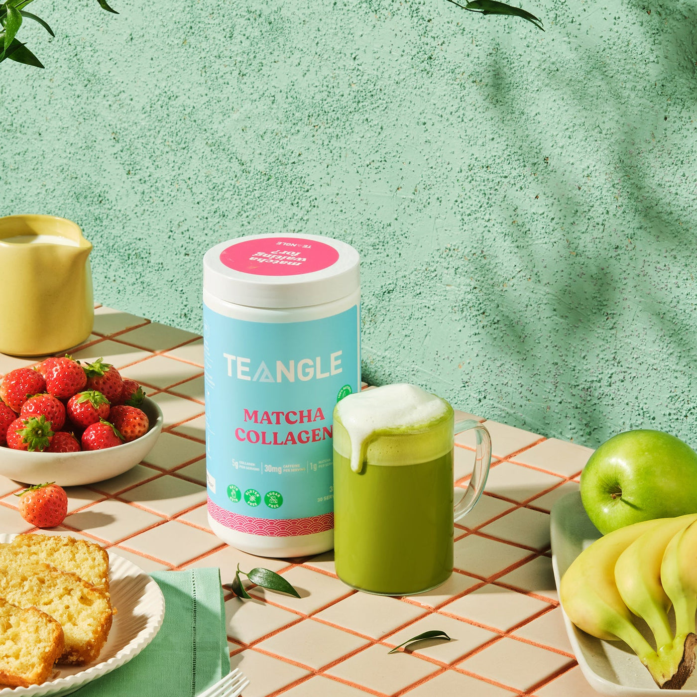 matcha collagen with delicious matcha latte with teangle